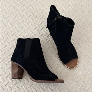 Toms Majorca Peep-toe Stucco Black Suede Booties Size 7.5